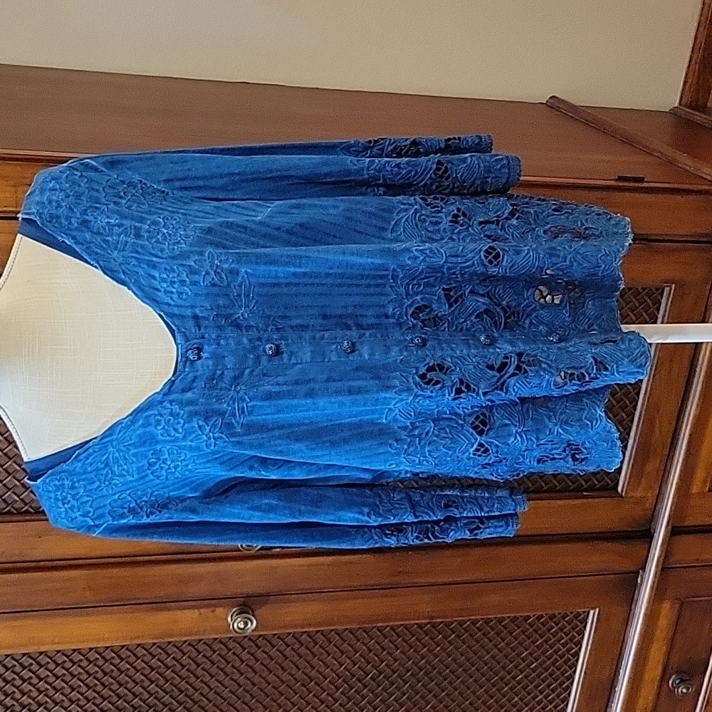 SOFT SURROUNDINGS | Esme Blue Overdyed Lace Cutout Button Down Top - Size MP